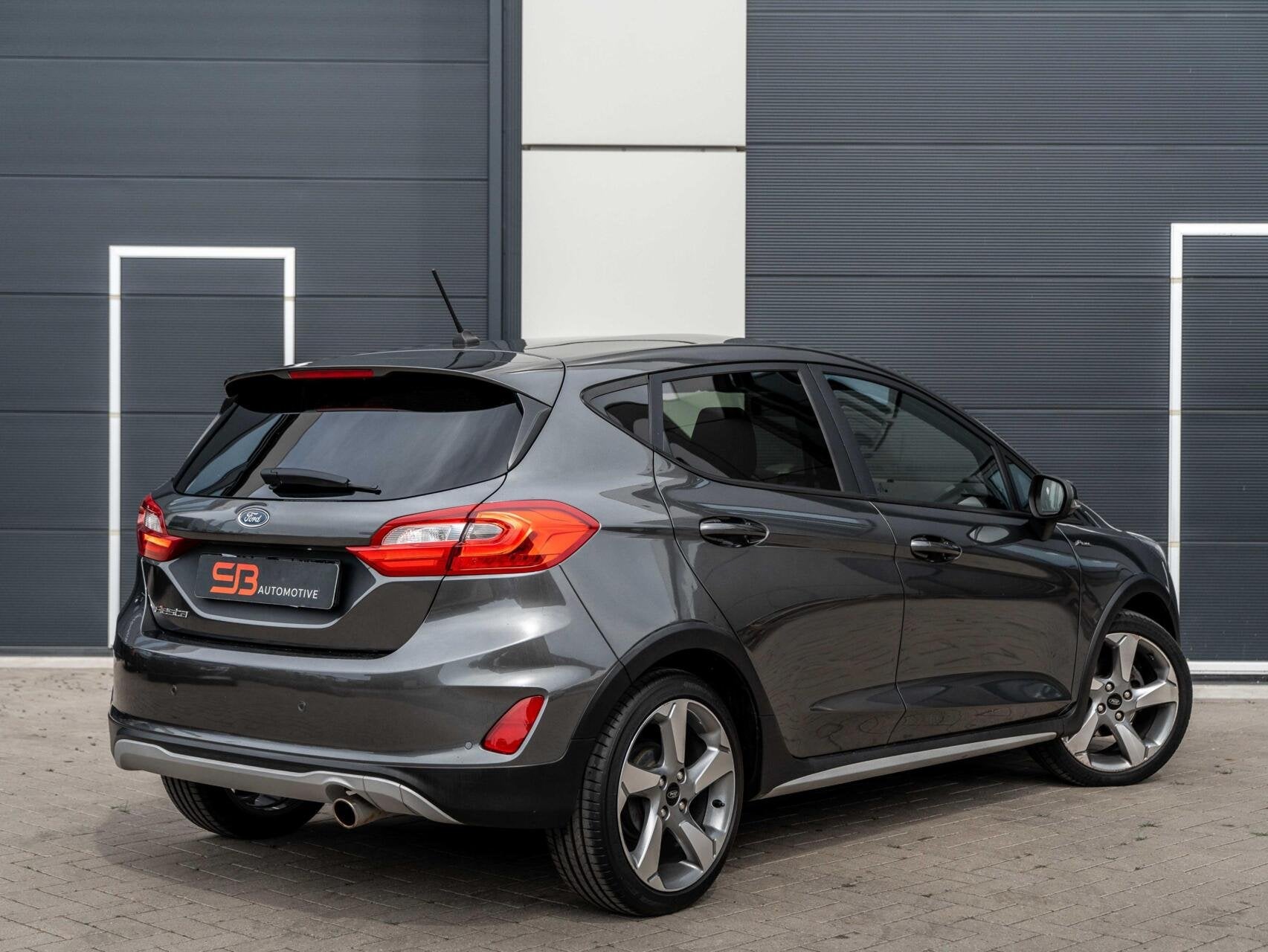 Ford Fiesta 1.0 EcoBoost Active X Navi|Carplay|LED|B&O!, Auto's, Voorwielaandrijving, Bedrijf, Handgeschakeld, Zilver of Grijs