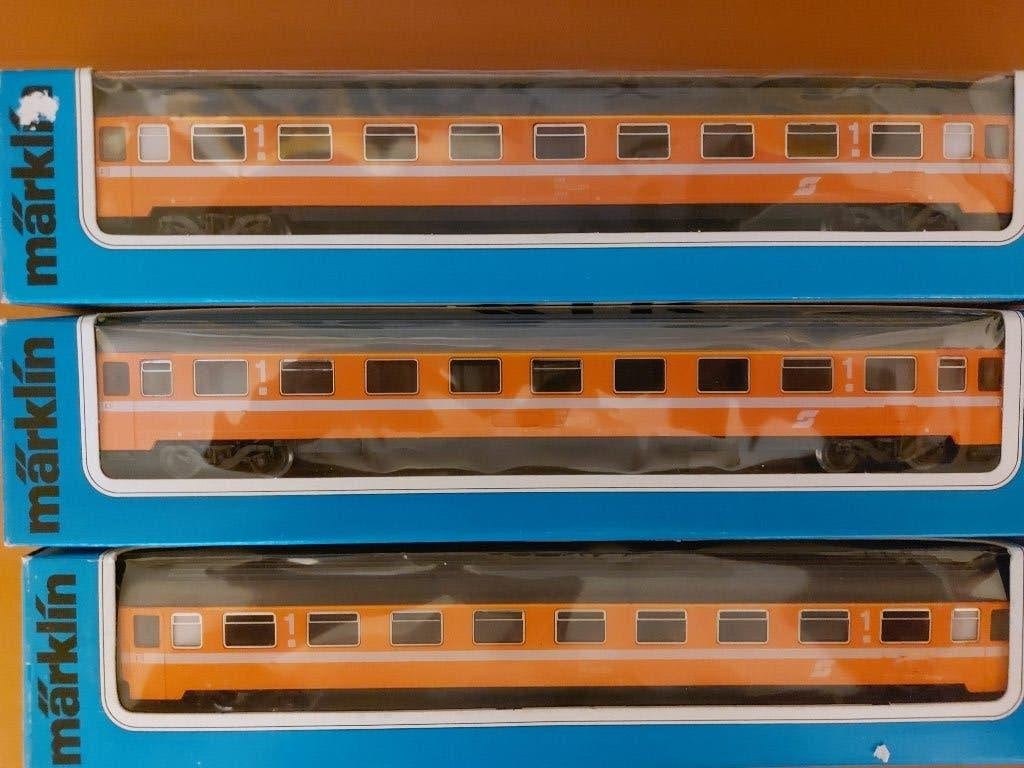 3 Marklin Wagons Oostenrijk, Wisselstroom, Ophalen of Verzenden, Märklin, Nieuw