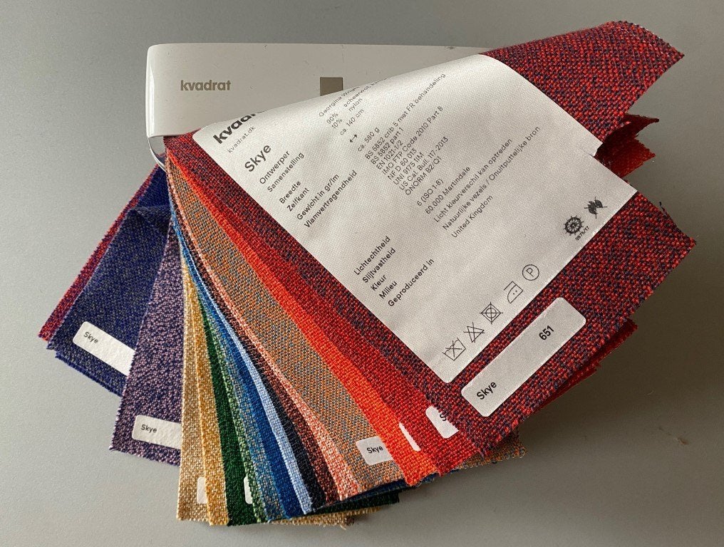 3x stalenboeken van Kvadrat meubelstoffen; NU 25€ tesamen, Wol, Meerkleurig, Nieuw, Ophalen of Verzenden