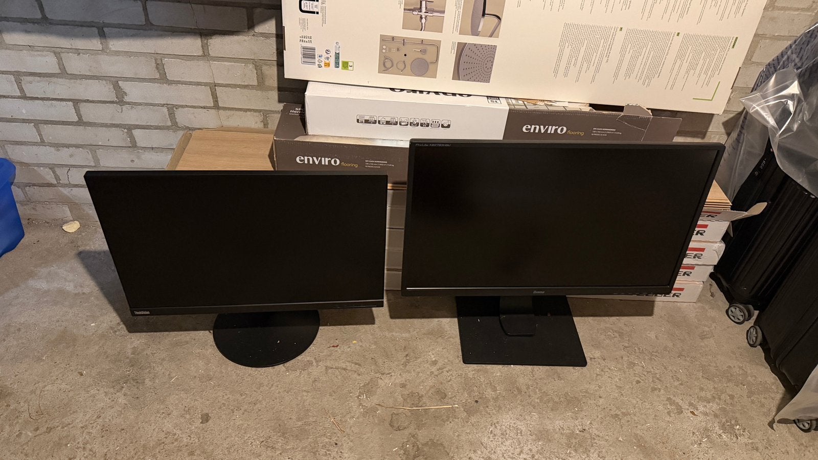Computerscherm iiyama en thinkvision, Ophalen of Verzenden, Zo goed als nieuw, 60 Hz of minder