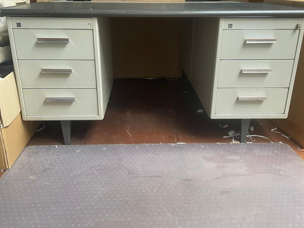 Gispen bureau, Huis en Inrichting, Bureaus, Ophalen, Gebruikt, 150 cm, Metaal