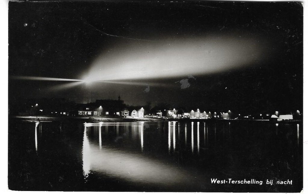 T52  West Terschelling bij nacht, Ophalen of Verzenden, 1960 tot 1980, Gelopen, Waddeneilanden