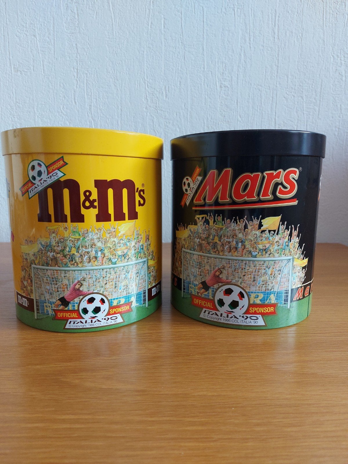 Mars M&M blikken WK voetbal Italië 1990, Ophalen of Verzenden, Zo goed als nieuw, Overige