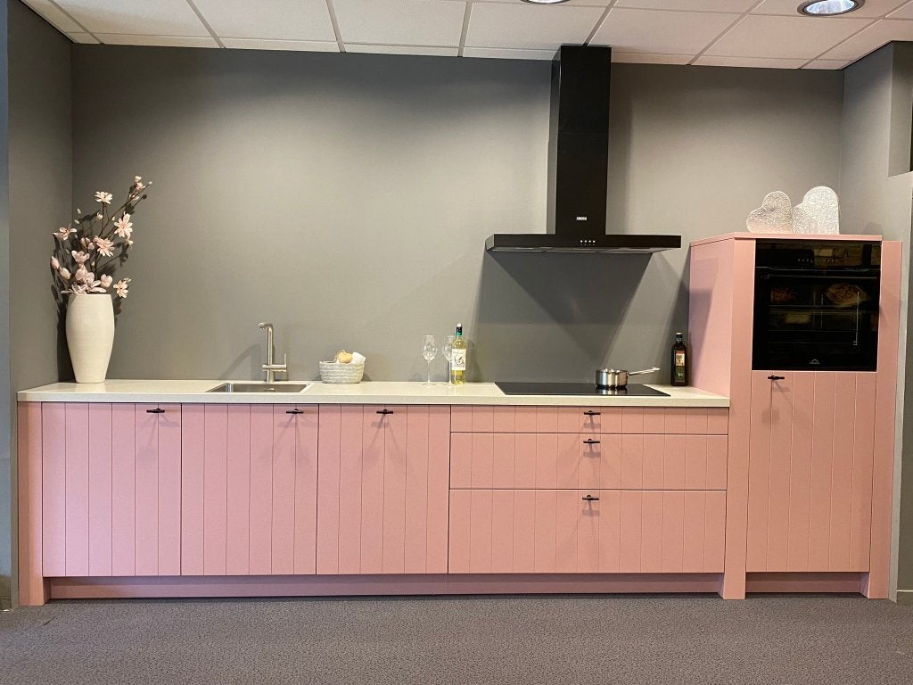 Keuken handgemaakt incl nieuwe apparatuur en garantie, Huis en Inrichting, Ophalen, Mooier Wonen, Nieuw, Roze