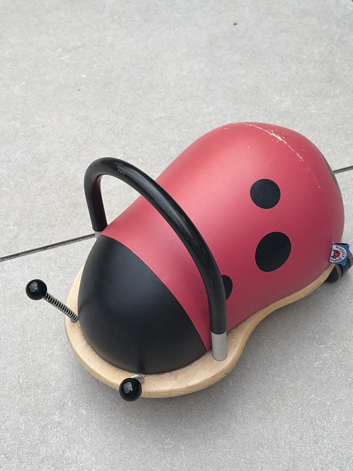 Wheely Bug  Loopauto lieveheersbeestje - Wishbone Flip, Kinderen en Baby's, Ophalen, Gebruikt, Loopvoertuig
