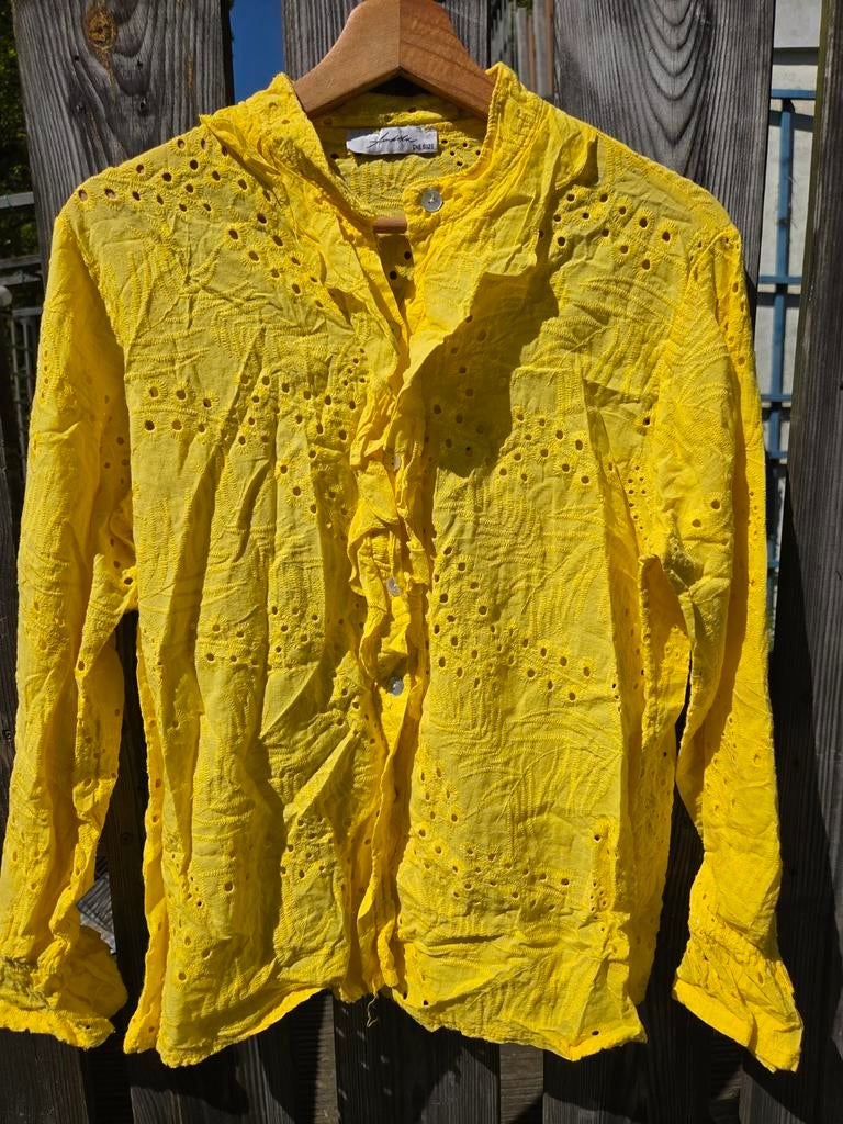 Gele blouse met broderie en ruches, Maat 38/40 (M), Geel, Ophalen of Verzenden, Onbekend