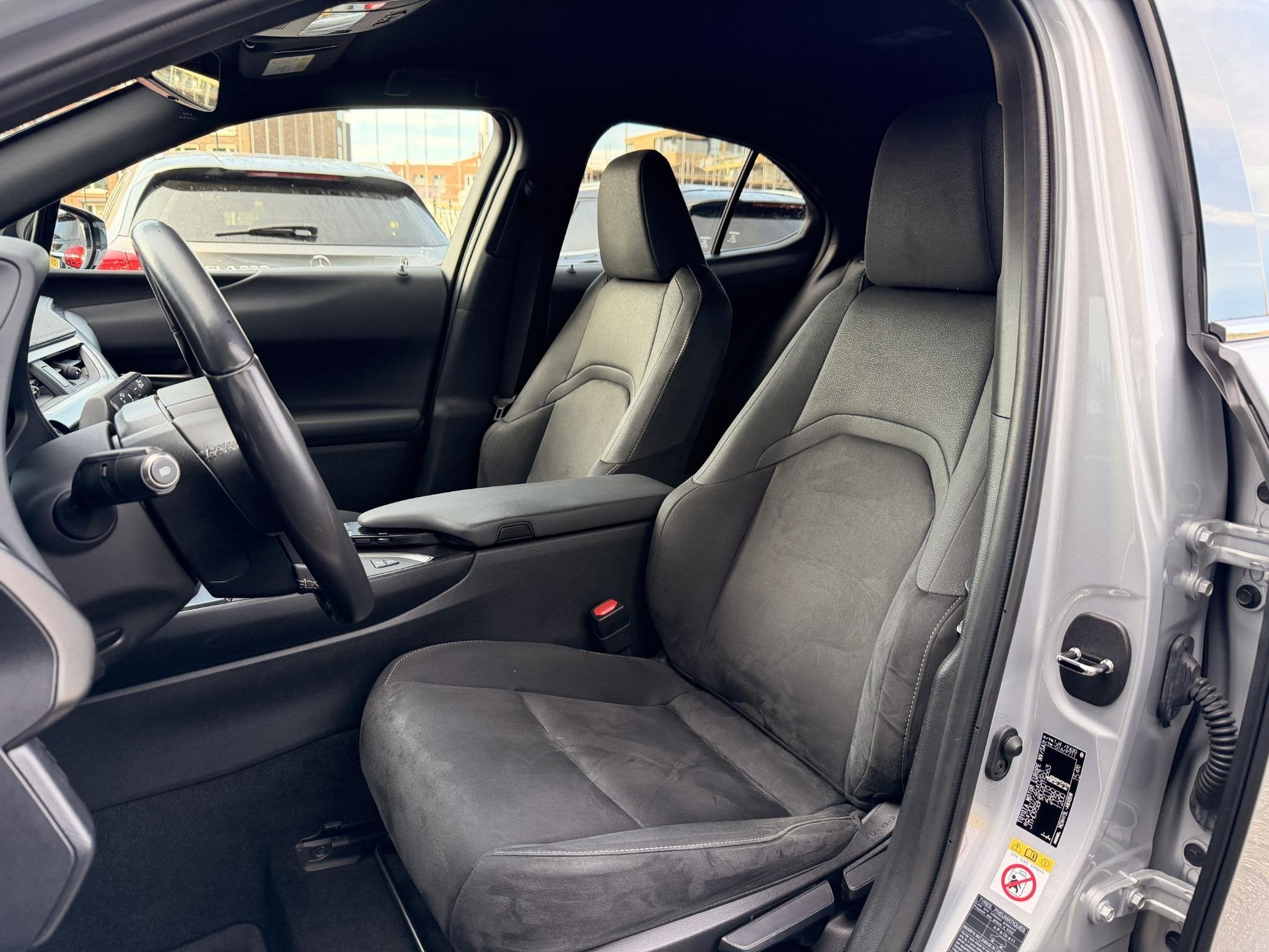 Lexus UX 250h AWD Executive Line | Adaptieve Cruise Control, Auto's, Automaat, 12 maanden, Verwarmde buitenspiegels, Gebruikt
