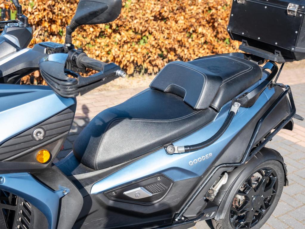 Qooder Quadro QV4 | Hoog windscherm | Topkoffer | Valbeugels, Scooter, Jules Verneweg 7
5015 BD  Tilburg, NL, Bedrijf, 399 cc
