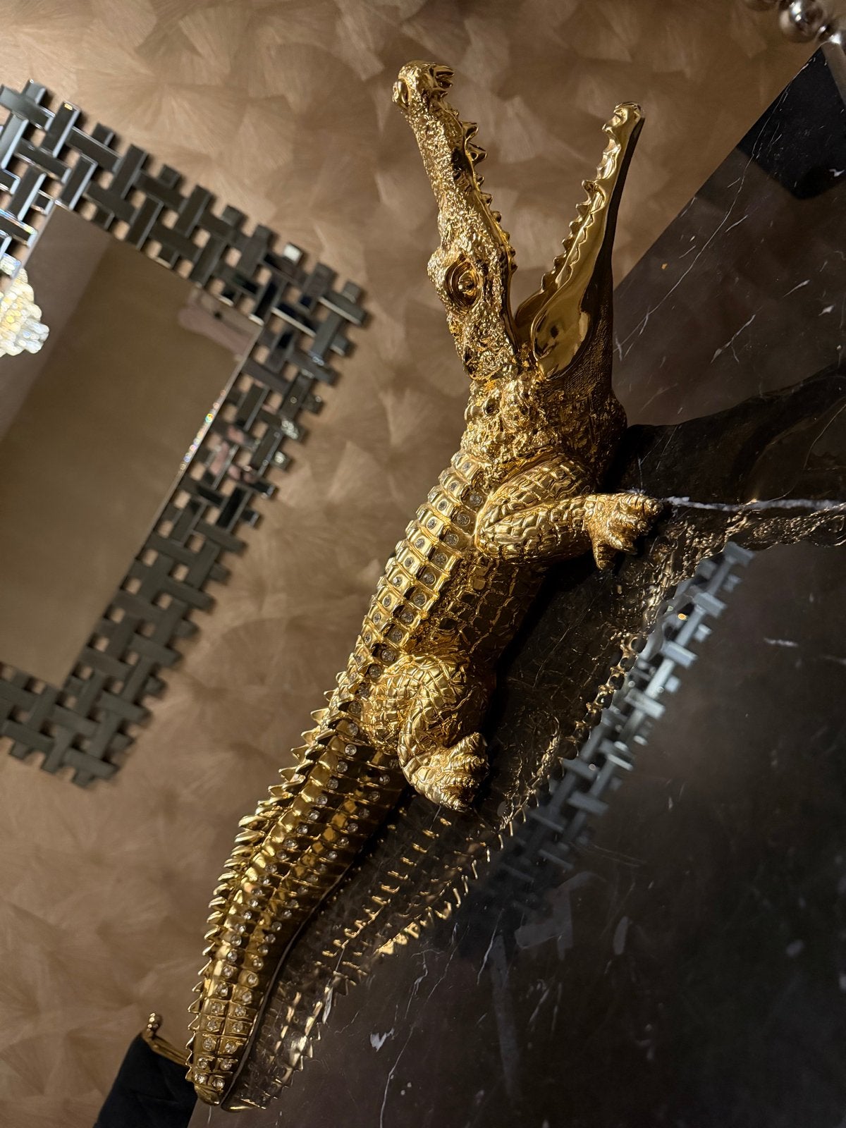 Gouden Krokodil Sculptuur met Strass - Luxe Decoratie, Antiek en Kunst, Ophalen, 20 - 50 cm, Beeld, Goud