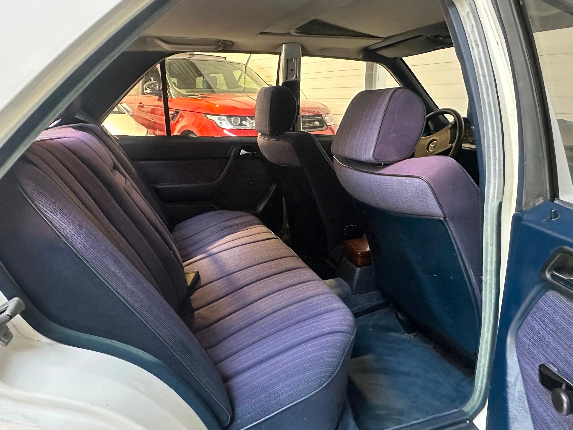 Mercedes-Benz 200-500 (W124) 250 D Oldtimer 1985, foto 10