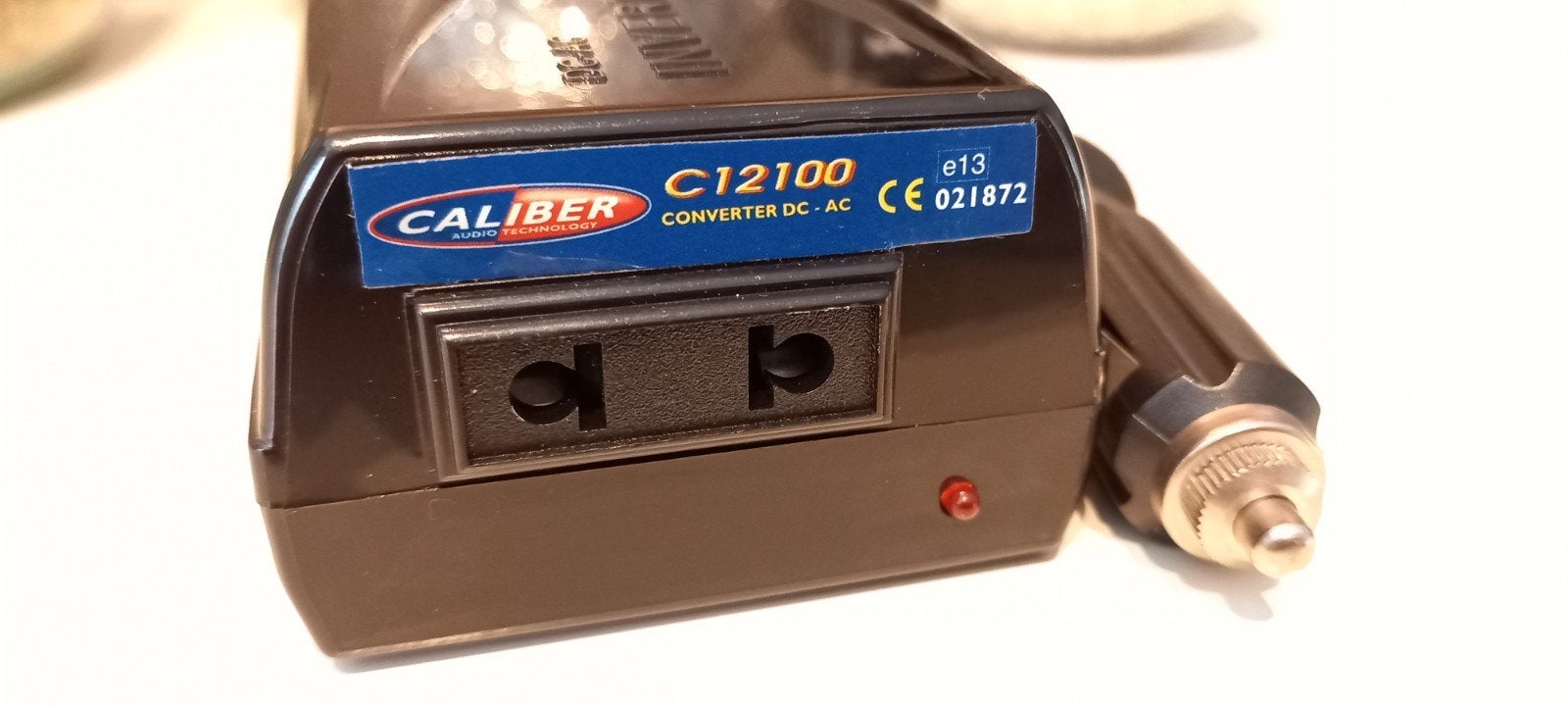 Caliber C12100 Omvormer 12V DC naar 220V AC - 100W, Auto diversen, Auto-accessoires, Nieuw, Ophalen of Verzenden