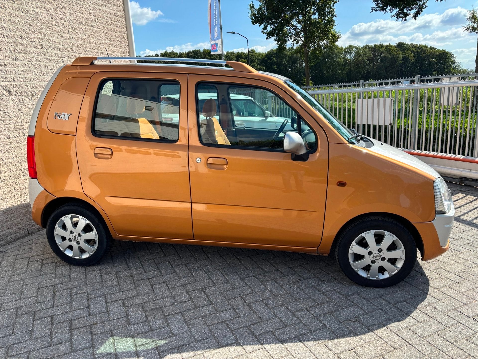 Opel Agila 1.2-16V Njoy RIJKLAARMET NIEUWE APK., Auto's, Voorwielaandrijving, Gebruikt, 31 €/maand, Origineel Nederlands
