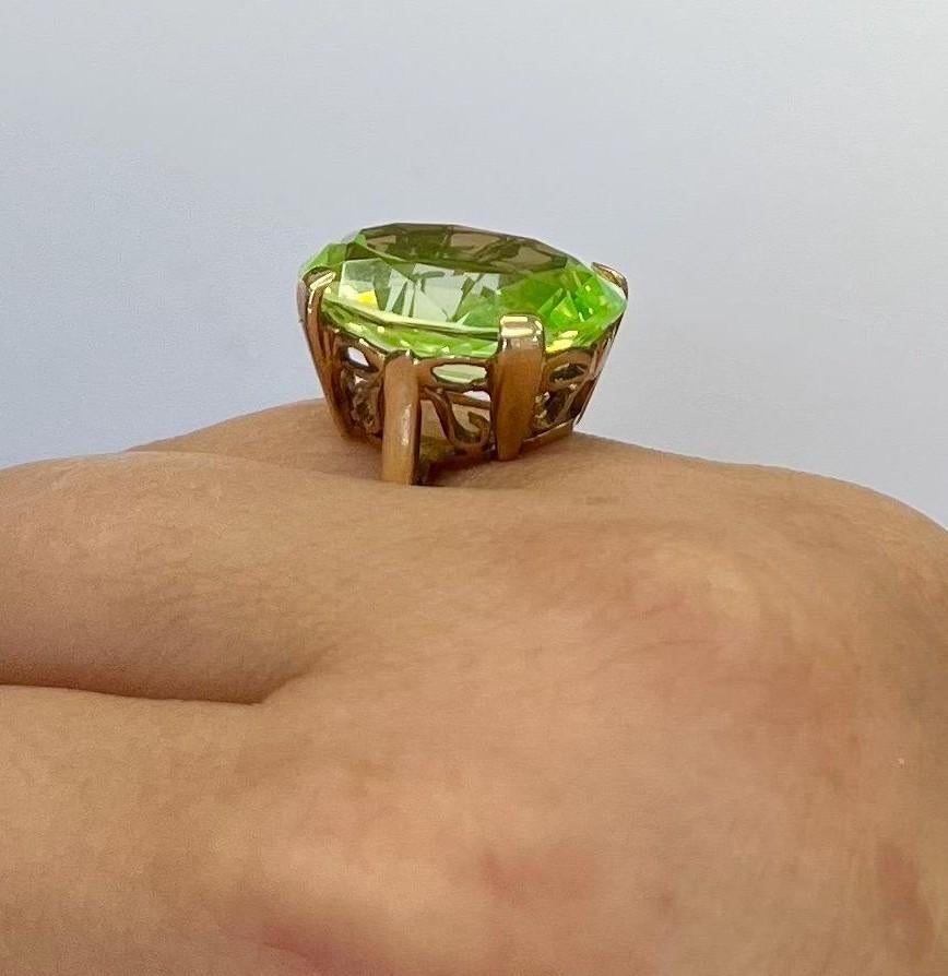 Prachtige vintage ring met groene spinel, Sieraden, Tassen en Uiterlijk, Ringen, Verzenden, Zo goed als nieuw, Dame, Goud