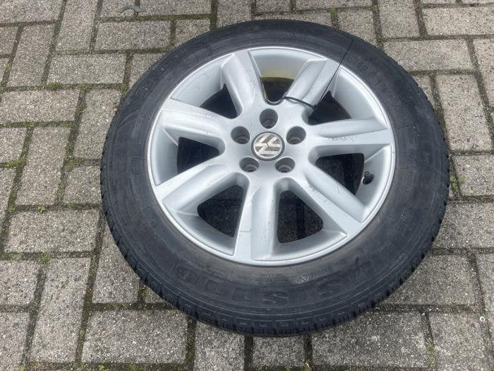 Velg + Winterband van een Volkswagen Polo, Auto-onderdelen, Banden en Velgen, Gebruikt, -, Verzenden, -