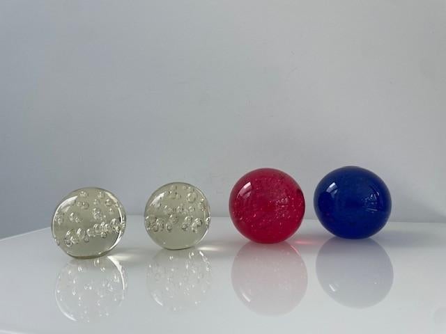 IKEA glazen bollen set 4 rood blauw transparant, Antiek en Kunst, Kunst | Designobjecten, Ophalen of Verzenden