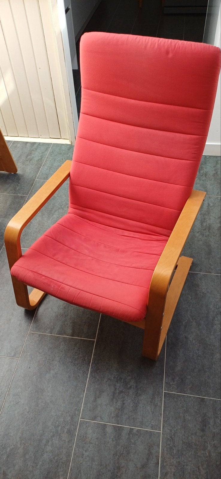 IKEA Poäng fauteuil met rode bekleding, Huis en Inrichting, Fauteuils, Ophalen, Gebruikt, 75 tot 100 cm, Stof
