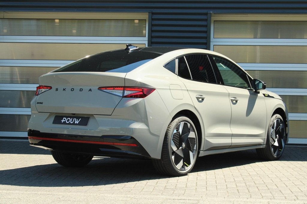 Skoda Enyaq Coupé 85X 340pk RS | 21" Velgen | Winter Pakket, Auto's, Skoda, Automaat, 12 maanden, Startonderbreker, 510 min