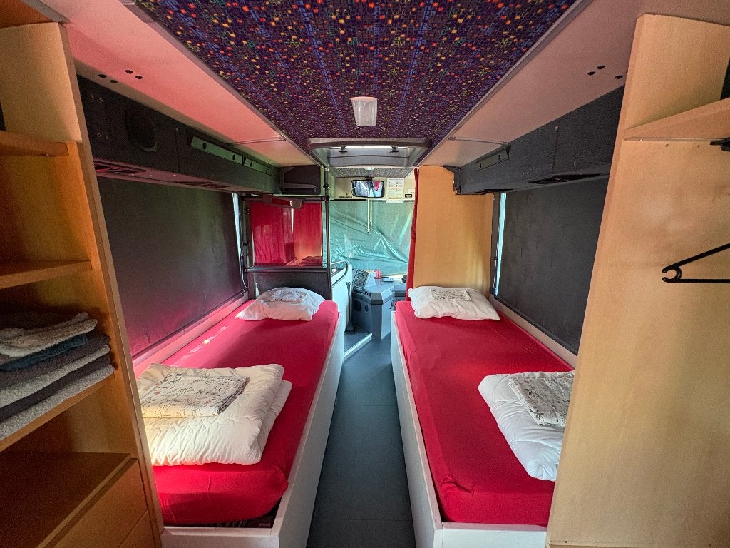 Foto 15 van Touring car bus camper / Mobiel chalet / stacaravan
