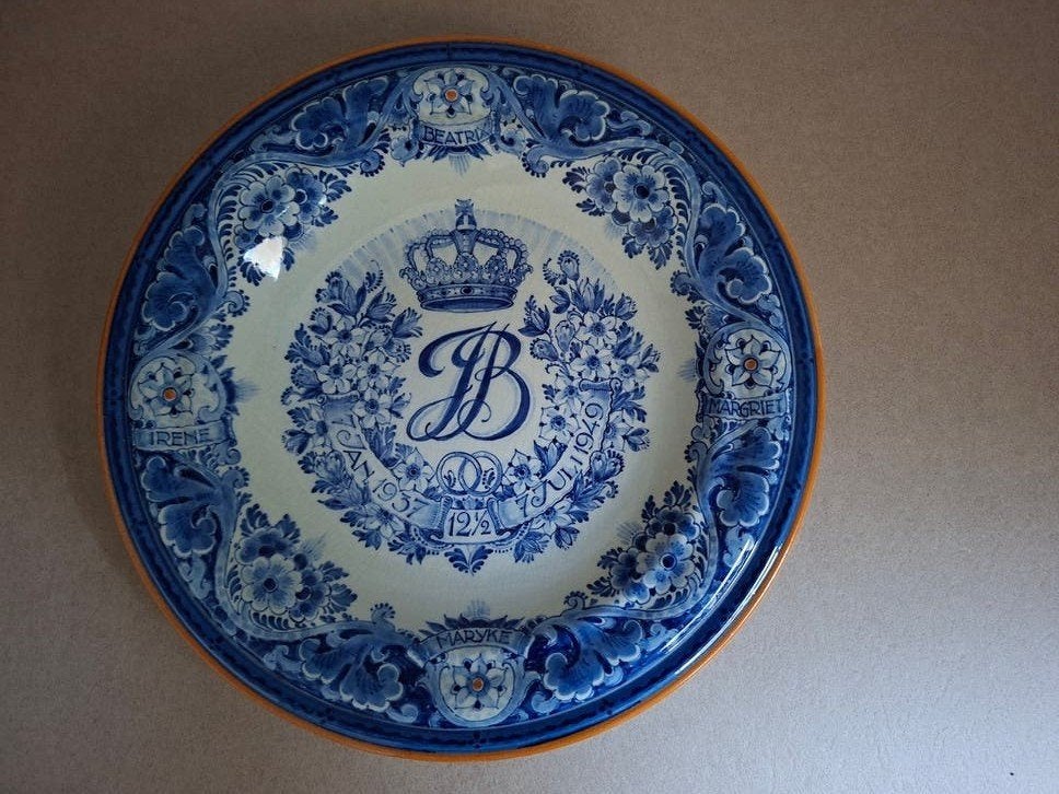 Delfts Blauw bord 12,5 jaar huwelijk Beatrix en Claus, Ophalen of Verzenden