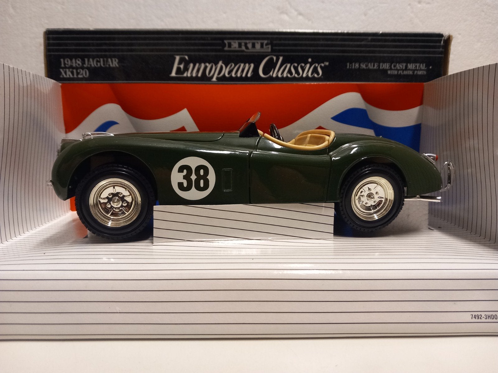 1949 Jaguar XK 120 donker groen #38 ERTL metal 1:18 KRD, Ophalen of Verzenden, Zo goed als nieuw, Auto, ERTL