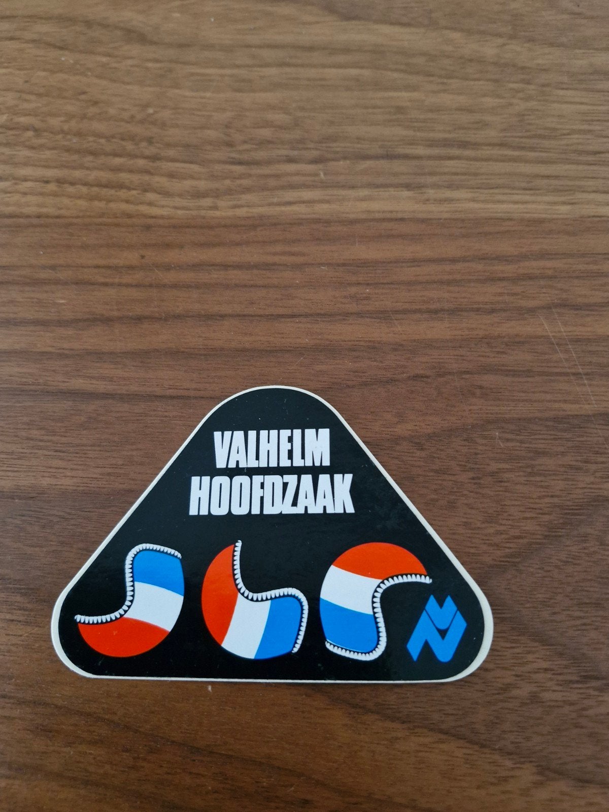 213 Vintage 'Valhelm Hoofdzaak' sticker, Ophalen of Verzenden, Zo goed als nieuw, Overige typen