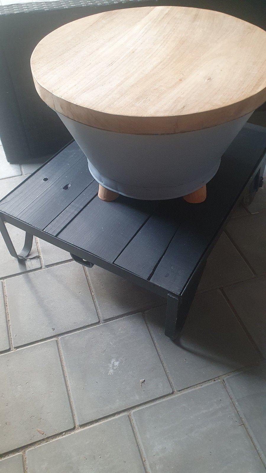 By Boo grijs naturel tafel, salontafel., Huis en Inrichting, Tafels | Salontafels, Ophalen, 50 tot 100 cm, Rond, 50 tot 100 cm
