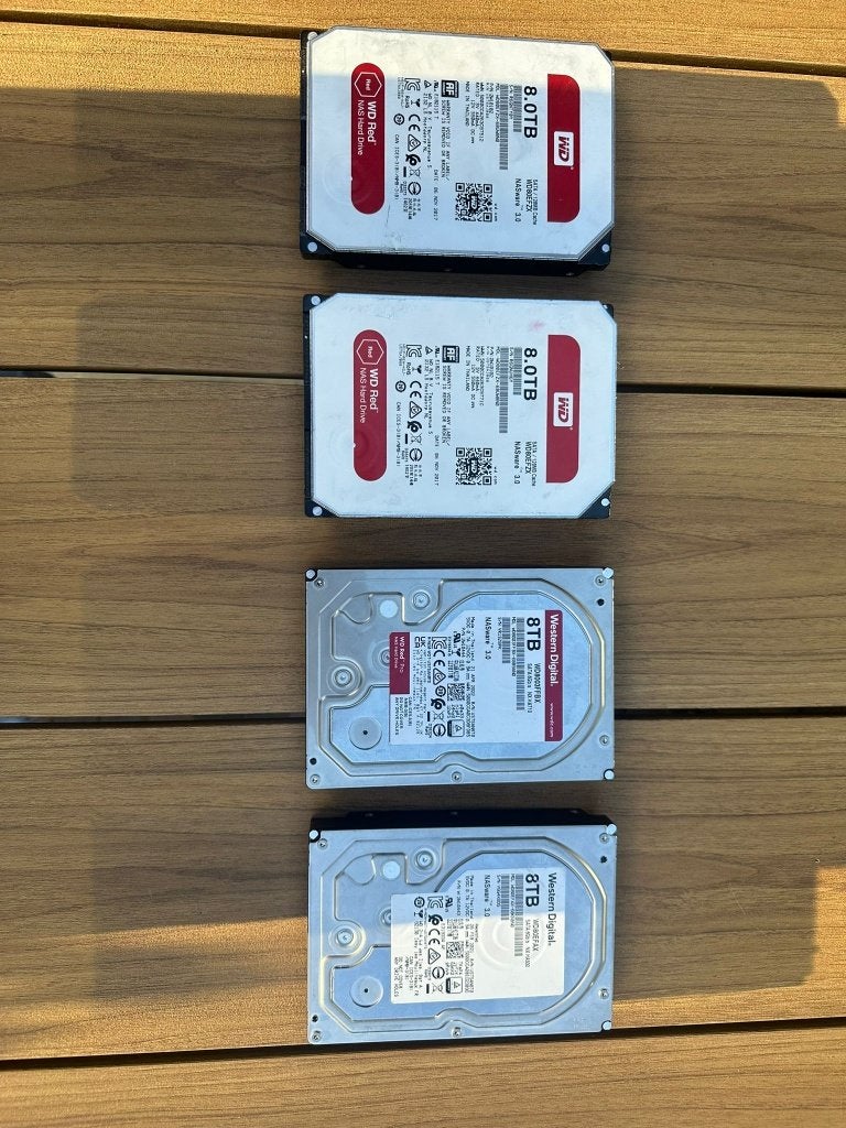 4x 8TB Western Digital WD Red / Red Pro NAS harde schijven, Computers en Software, Harde schijven, Intern, Gebruikt, Server, HDD