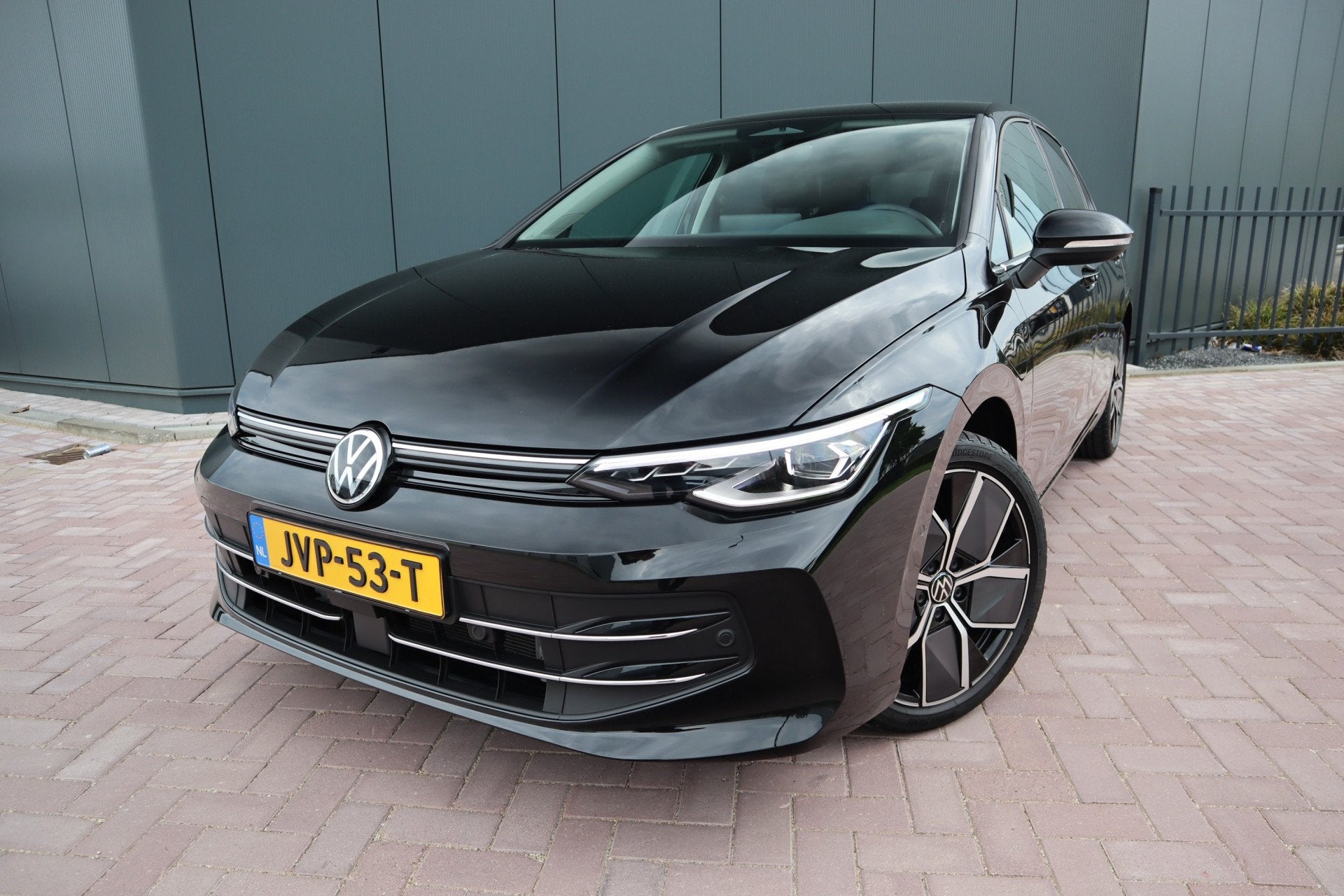 Volkswagen Golf 1.5 eHybrid Style Edition Automaat Matrix Ko, 12 maanden, Stof, 4 cilinders, Zwart