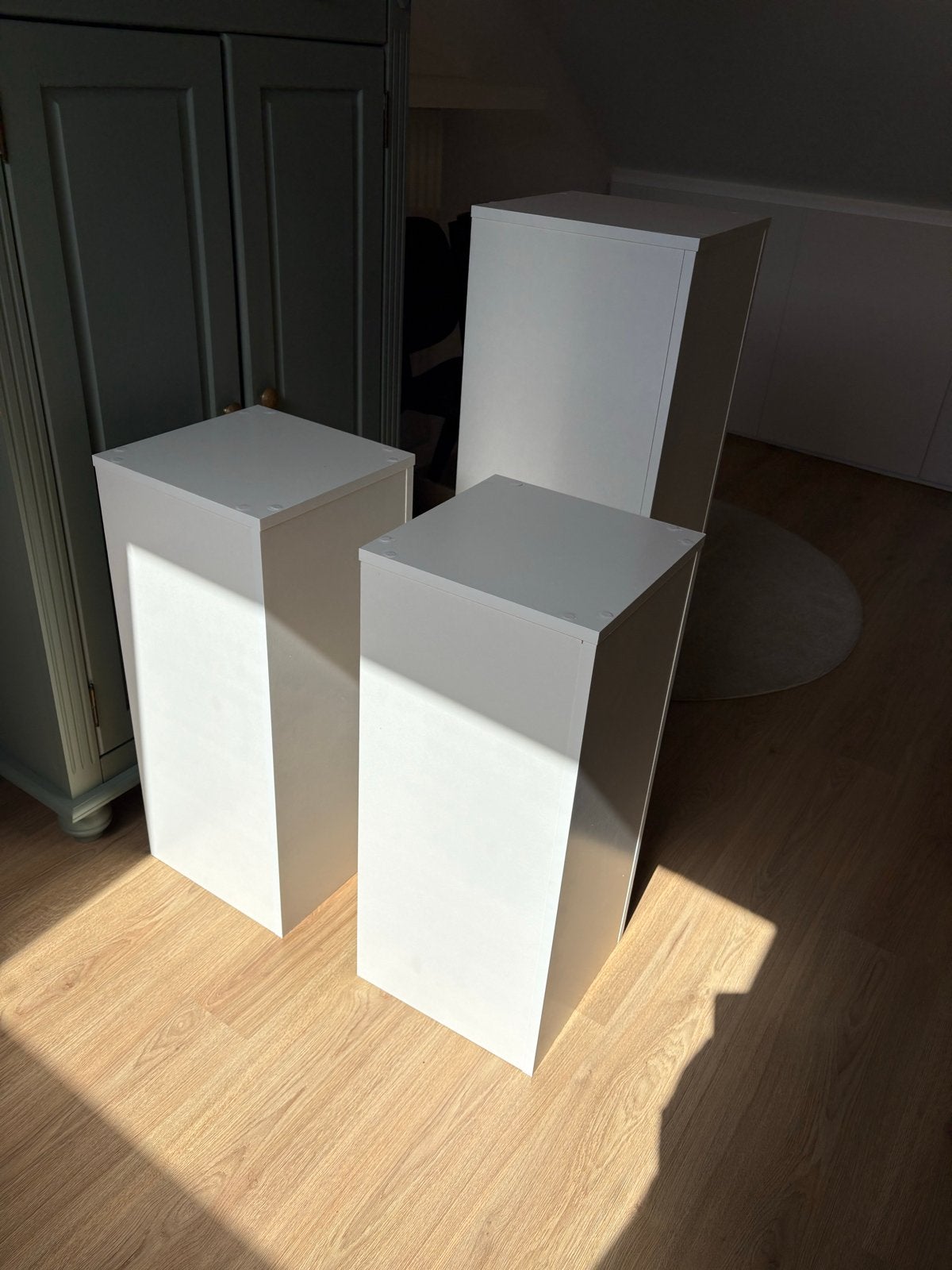 Witte sokkels / zuilen - 3 stuks (100cm en 70cm), Ophalen, Gebruikt