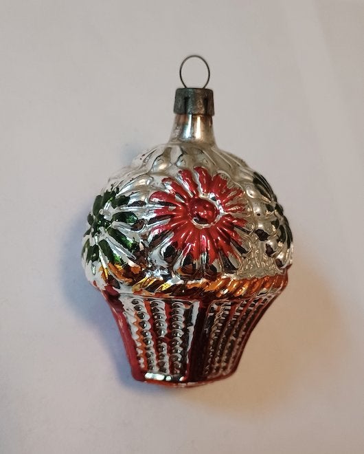 oude kerstbal: korfje met bloemen, 6,5 cm, goede staat, Ophalen of Verzenden