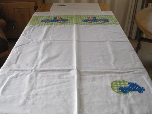 Vrolijk kinder dekbedovertrek met sloop (100x130 cm), Jongetje of Meisje, Dekbedovertrek, Nieuw, Ophalen of Verzenden