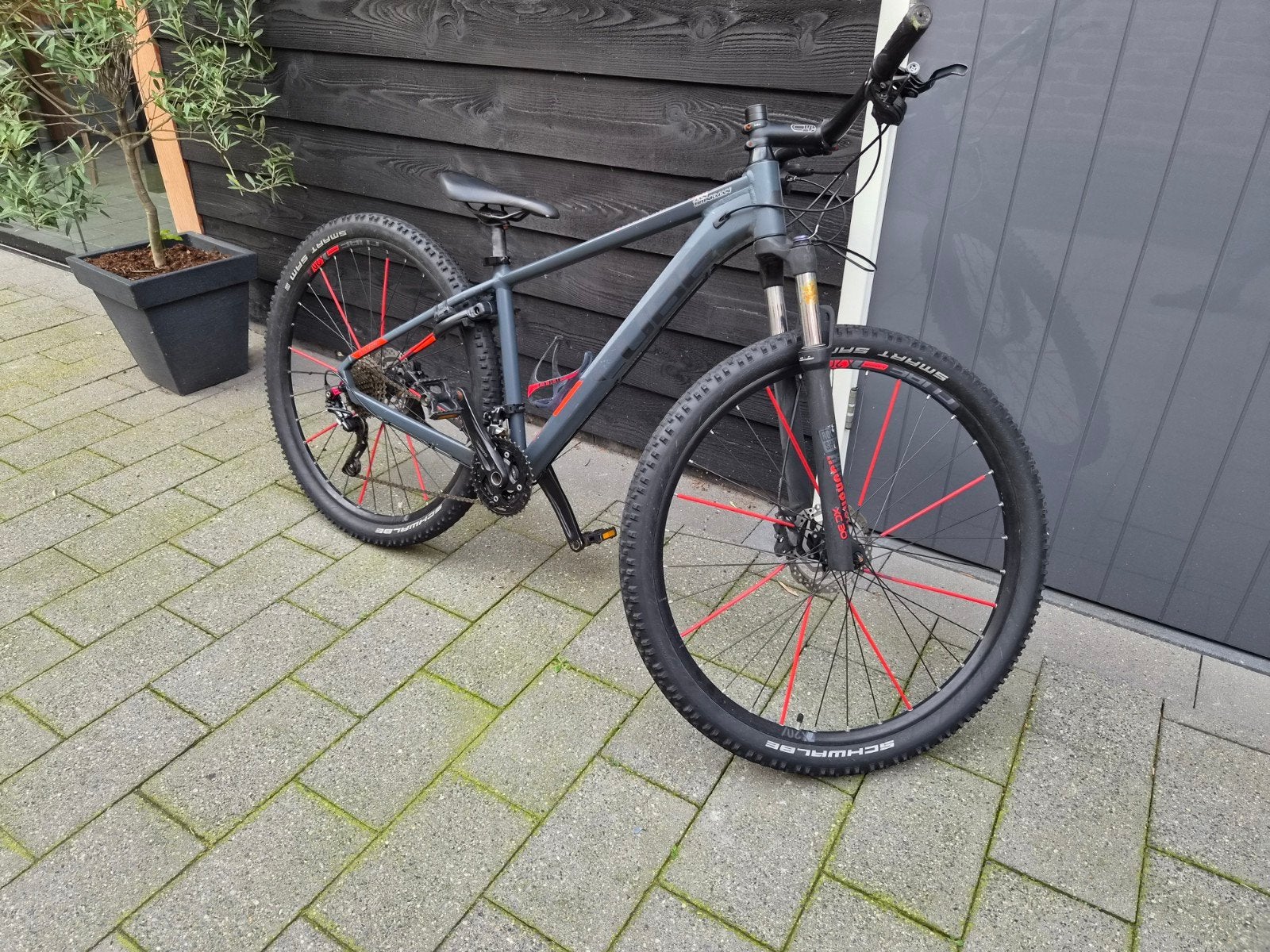 Foto 2 van Cube Attention HPA 29 inch mountainbike