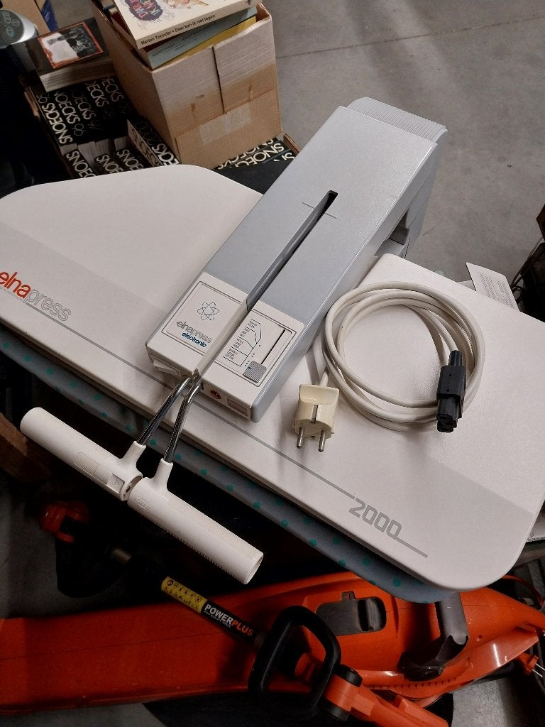 strijkmachine ELNAPRESS 2000 nagekeken werkt goed gebruikt, Ophalen, Gebruikt, Strijkijzer met snoer