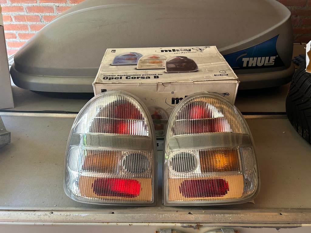 ZELDZAAM Witte FIFFT MHW Achterlichten Opel Corsa B 3drs, Auto-onderdelen, Verlichting, Verzenden, Opel