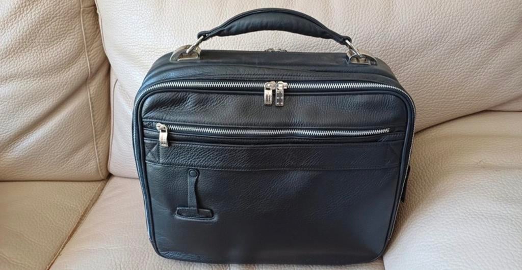 Zwarte Kalfsleren laptoptas Italiaanse Designmerk Piquadro, Sieraden, Tassen en Uiterlijk, Tassen | Schoudertassen, Zo goed als nieuw