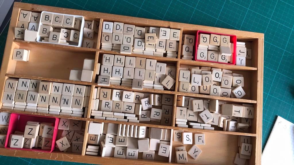 Scrabble letters hout. (1), Ophalen of Verzenden, Zo goed als nieuw