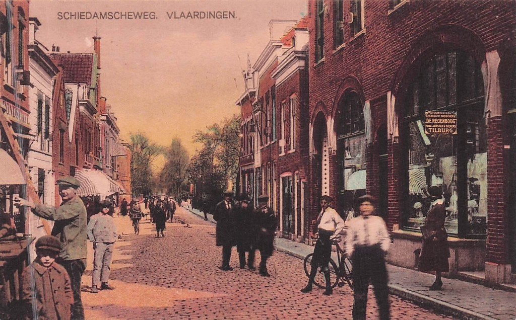 Vlaardingen - Schiedamscheweg met veel mensen (1926), Ophalen of Verzenden, 1920 tot 1940, Gelopen, Zuid-Holland