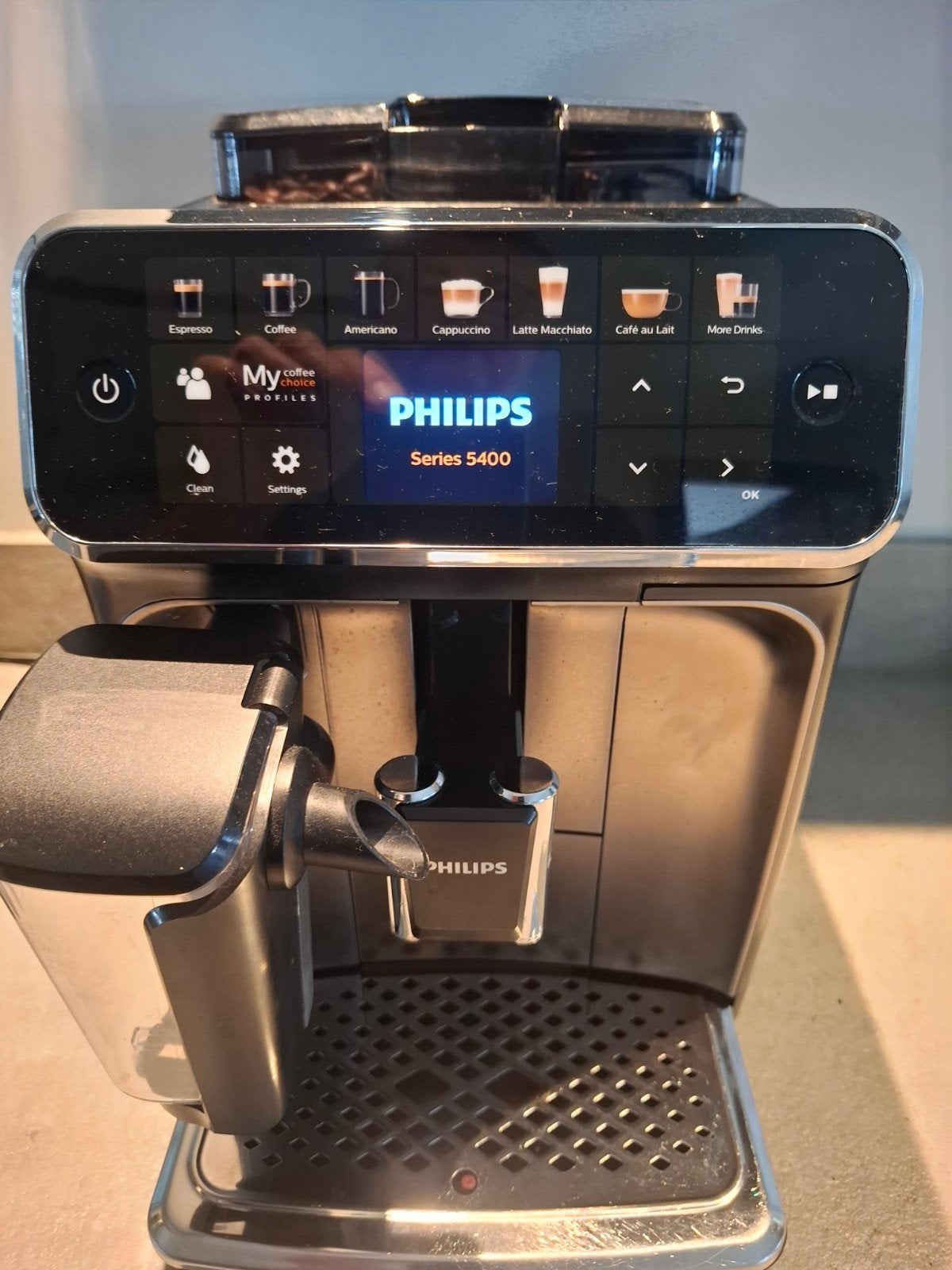 Philips Series 5400 Volautomatische Espressomachine, Witgoed en Apparatuur, Koffiezetapparaten, Ophalen, Espresso apparaat, 10 kopjes of meer