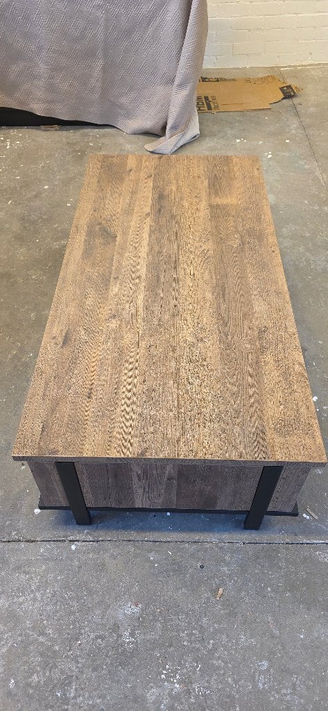 Salontafel met lade - Hout en Metaal, Huis en Inrichting, 100 tot 150 cm, 50 tot 100 cm, Zo goed als nieuw, Modern industrieel
