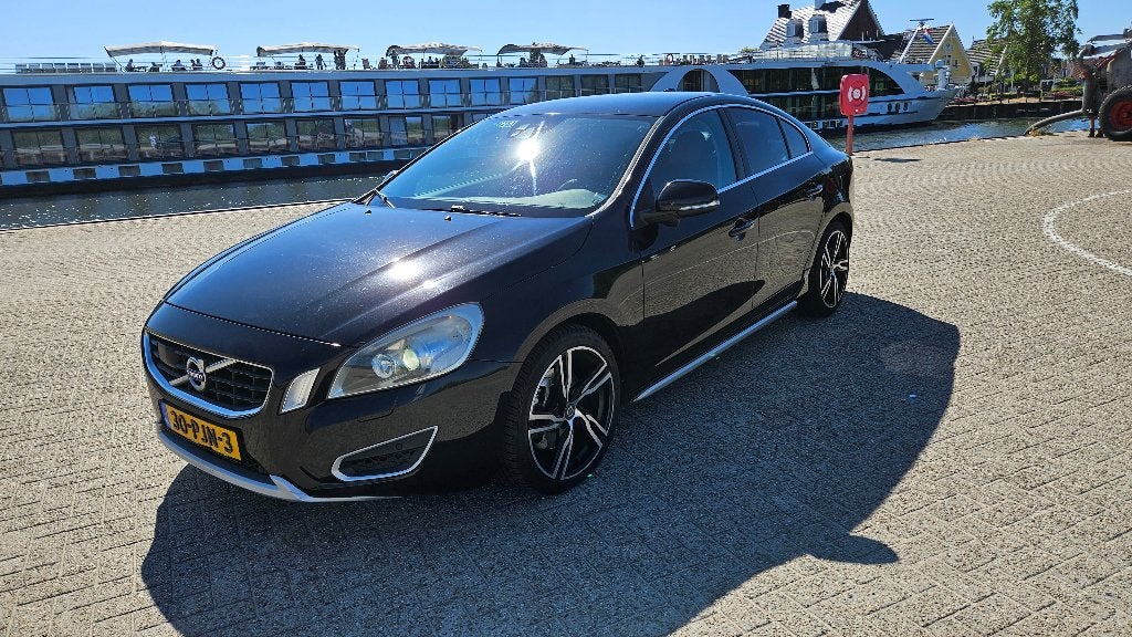 Volvo S60 2.0 T AUT 2011 SUMMUM | Standkachel, 1800 kg, 4 cilinders, S60, Zwart