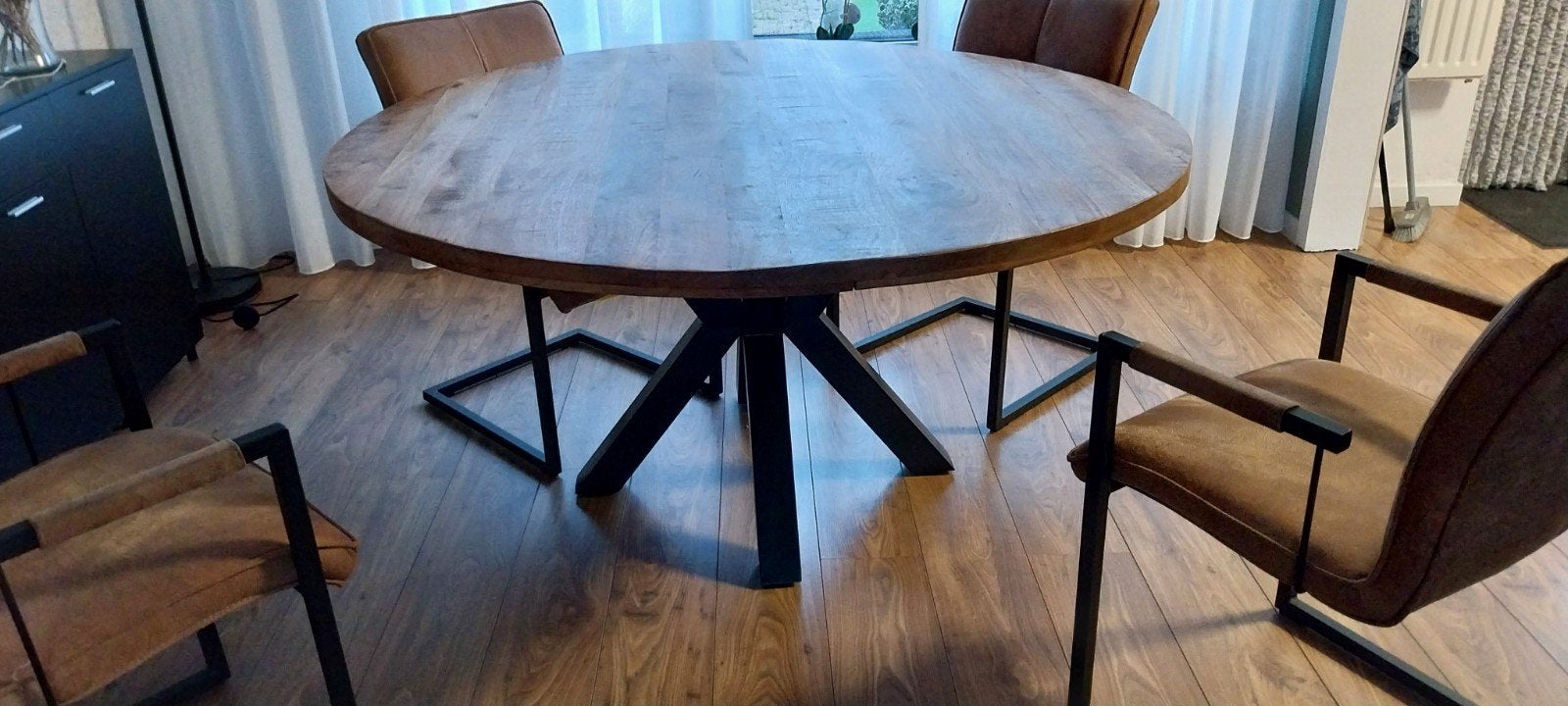 Ronde mango eettafel | 150 cm, Ophalen, Rond, Zo goed als nieuw, Vijf personen of meer