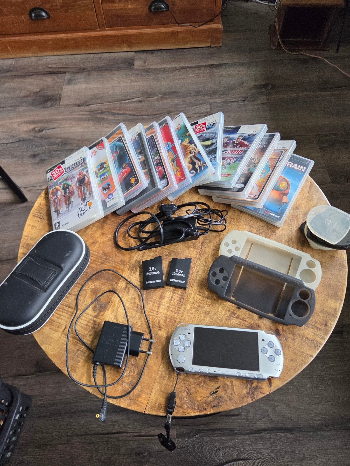 Sony PSP 1004 met 12 games, 2 accu's en accessoires (m2457908309 ...