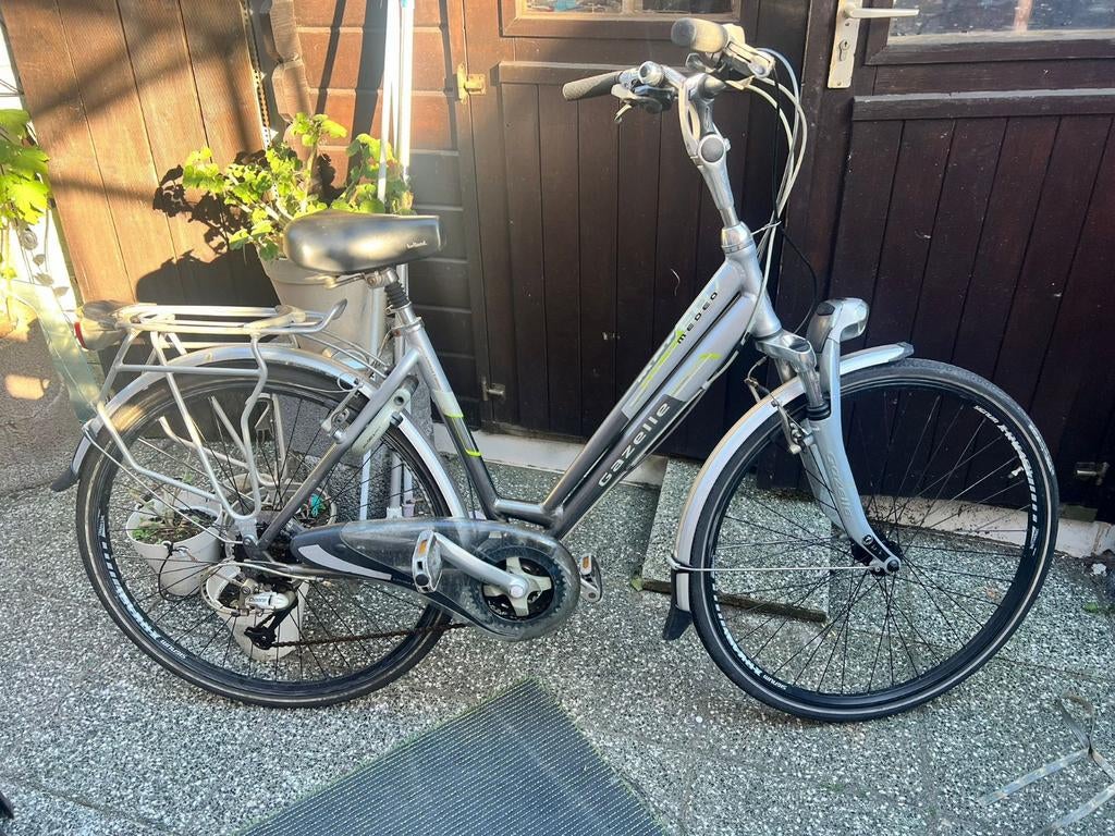 Gazelle Medeo fiets met 18 versnellingen en AXA slot, Ophalen of Verzenden, Gebruikt, Gazelle, Versnellingen