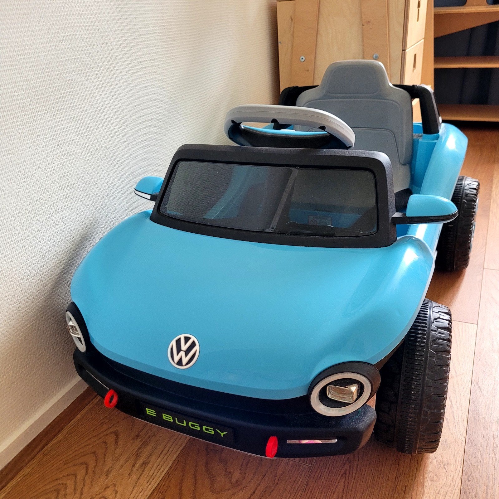 Elektrische kinderauto met stuur en muziek, Ophalen, Zo goed als nieuw, Loopvoertuig