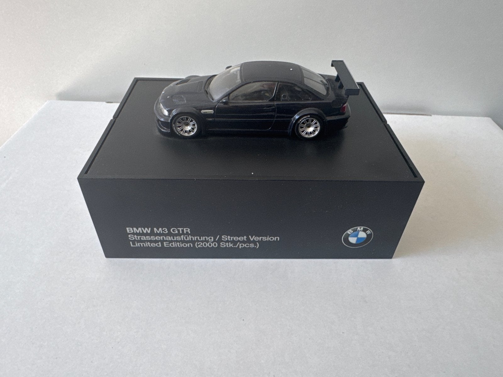 Minichamps BMW M3 GTR Street Version Limited Edition, Ophalen, Zo goed als nieuw, Auto, MiniChamps