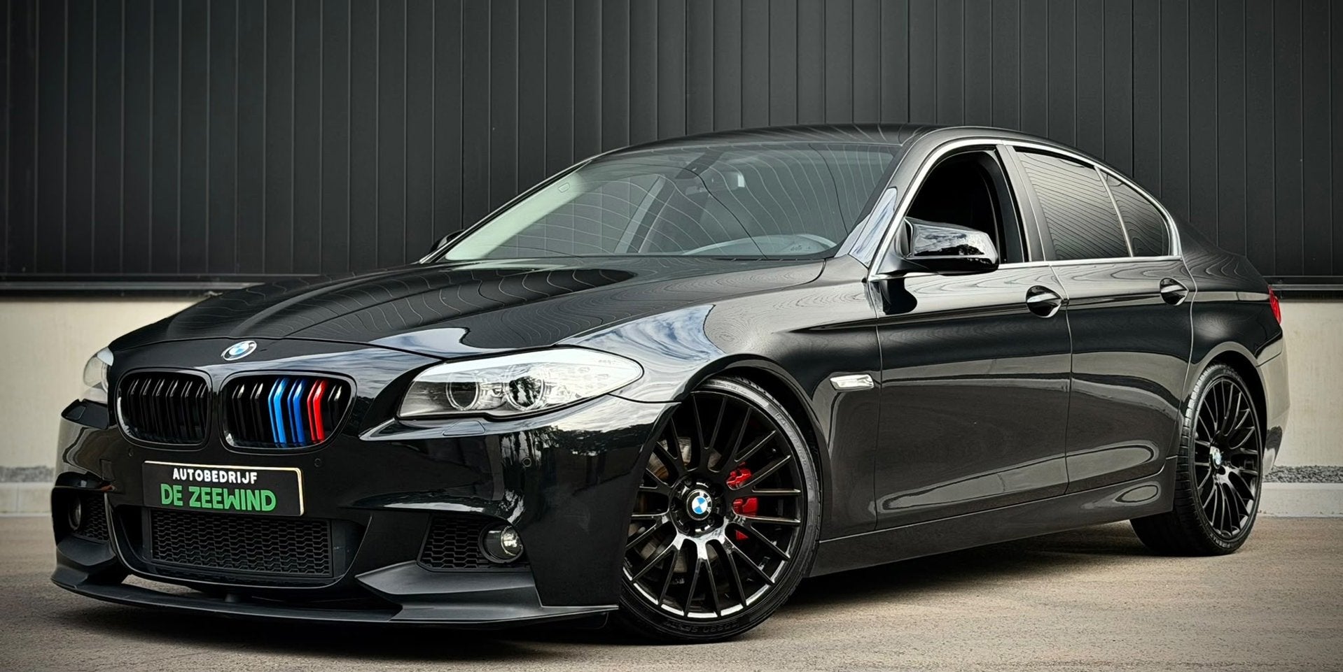 BMW 5-serie 523i High Executive|Navi|Rijklaar, Achterwielaandrijving, Gebruikt, 2000 kg, Bedrijf