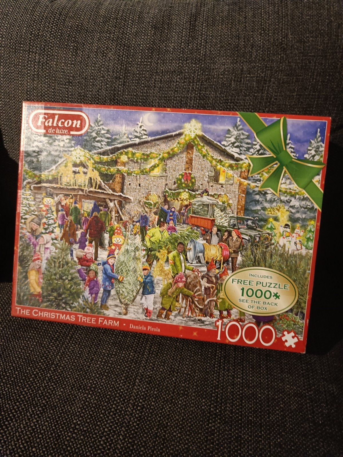 2x1000 stukjes kerstpuzzels Falcon de Luxe, Ophalen of Verzenden, 500 t/m 1500 stukjes, Zo goed als nieuw, Legpuzzel