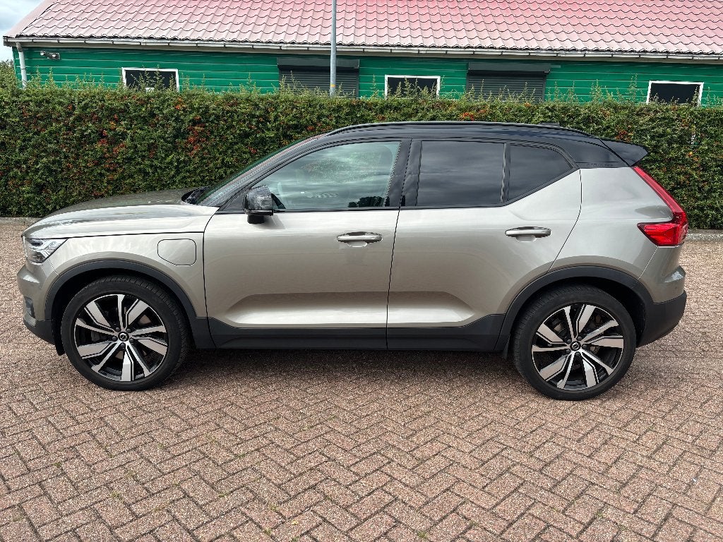 Volvo XC40 T4 Twin Engine 211pk Geartronic 2022 Grijs, Auto's, 1800 kg, 1712 kg, 3 cilinders, 211 pk