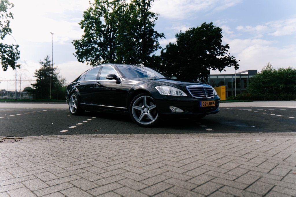 Mercedes-Benz S-Klasse 5.5 S500 Lang AUT 2009 Zwart, Auto's, Automaat, 5461 cc, Achterwielaandrijving, 1885 kg