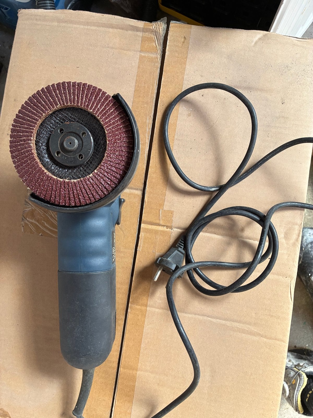 FERM FAG-115N Haakse handslijpmachine, Ophalen of Verzenden, Gebruikt, Minder dan 700 watt, Haakse handslijpmachine
